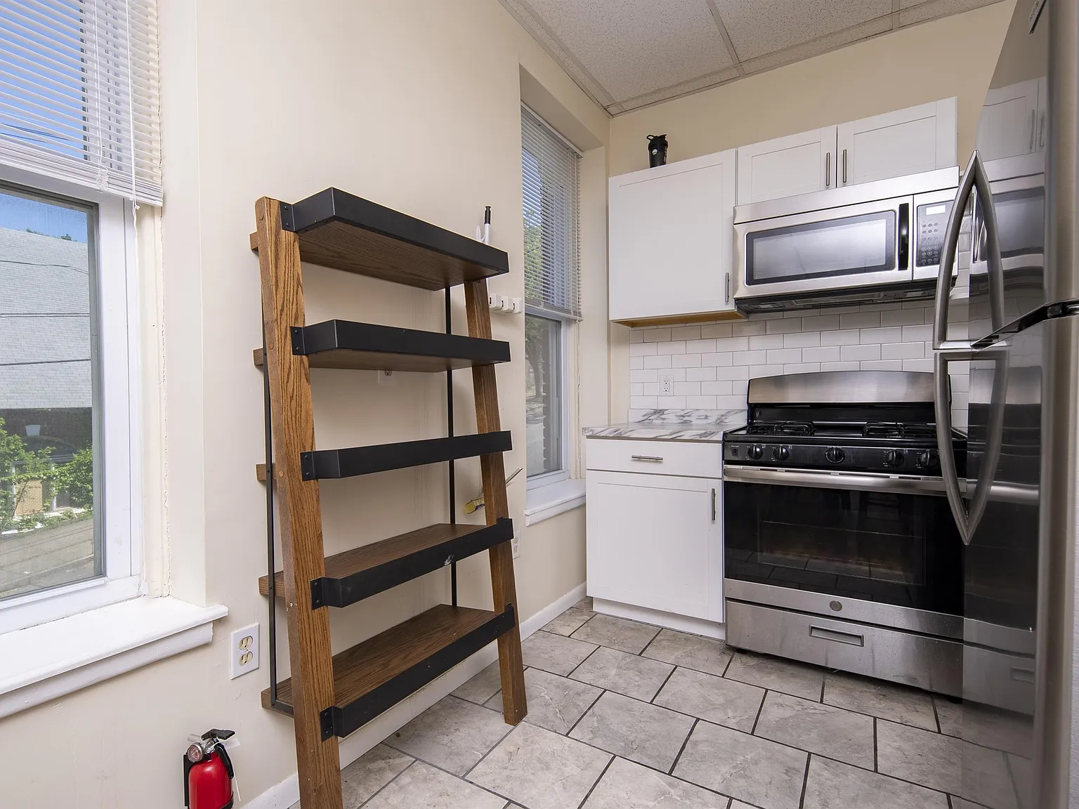 136 9th Street - Unit 2 — Photo 3