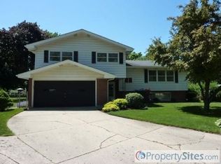 1515 E Mitchell Ln, Mount Prospect, IL