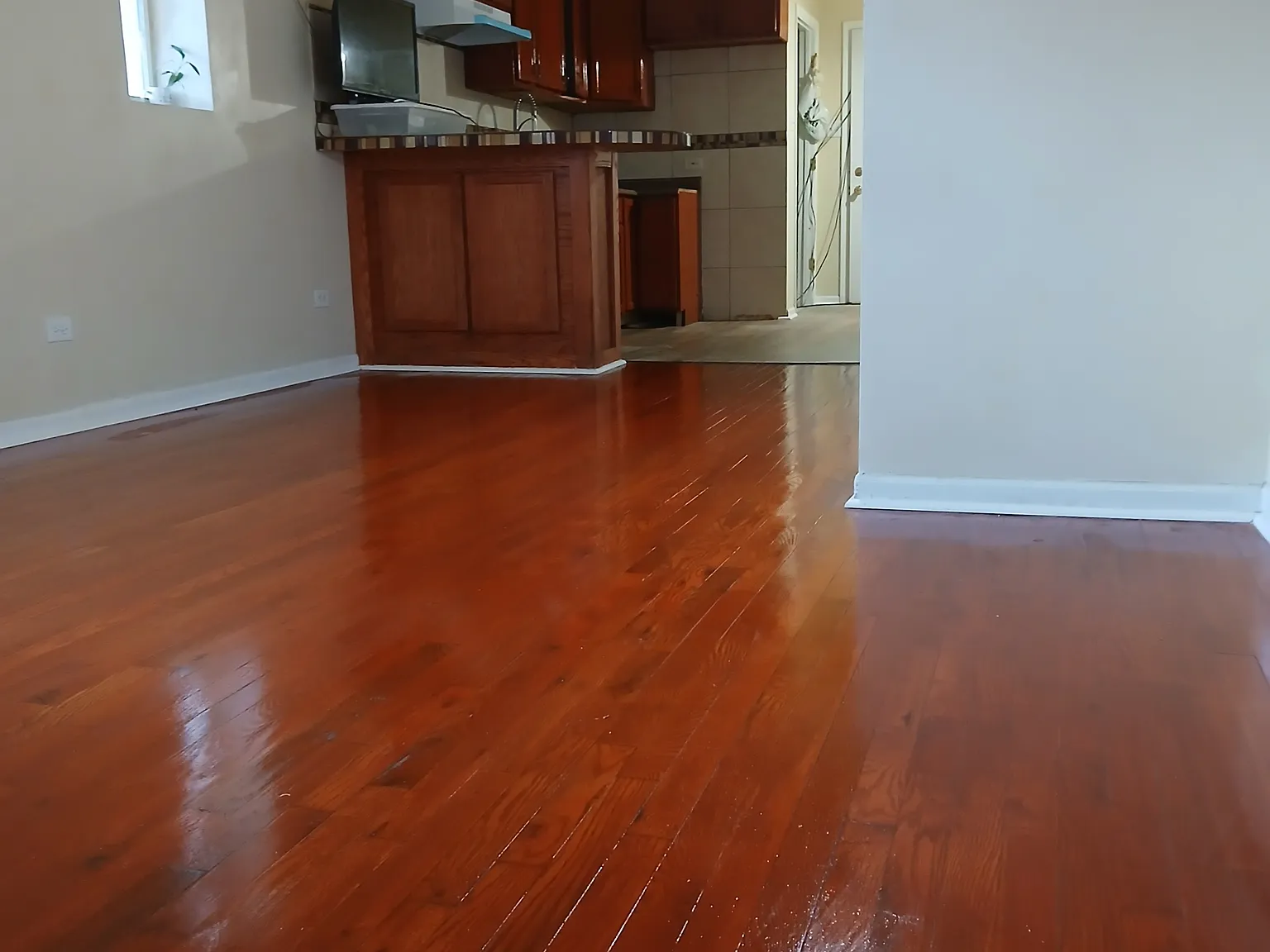3 bed, 1044 sqft, $1,900 — Photo 1
