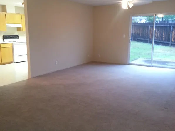 8 Cameron Dr, Oroville, CA 95965