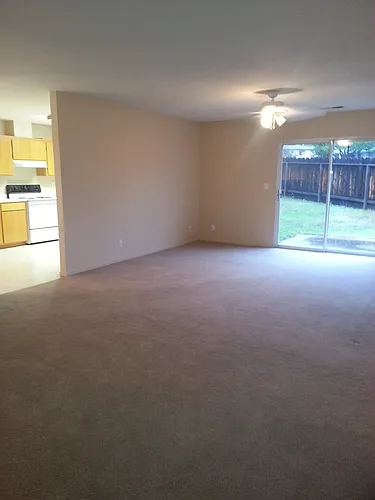 8 Cameron Dr Photo 1