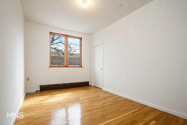 Rented by MNS | media 22