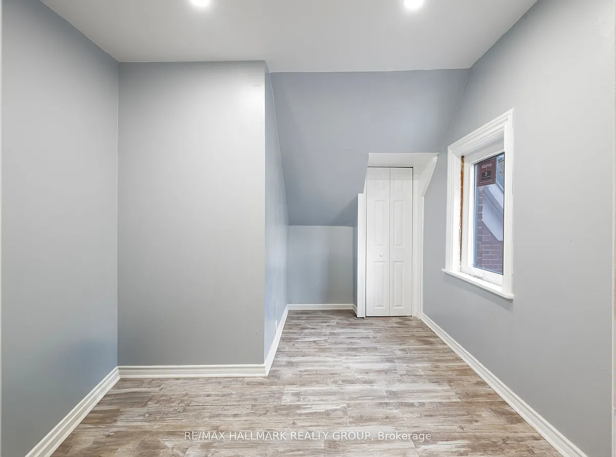 Building Photo - 5561 Manotick Main St #1