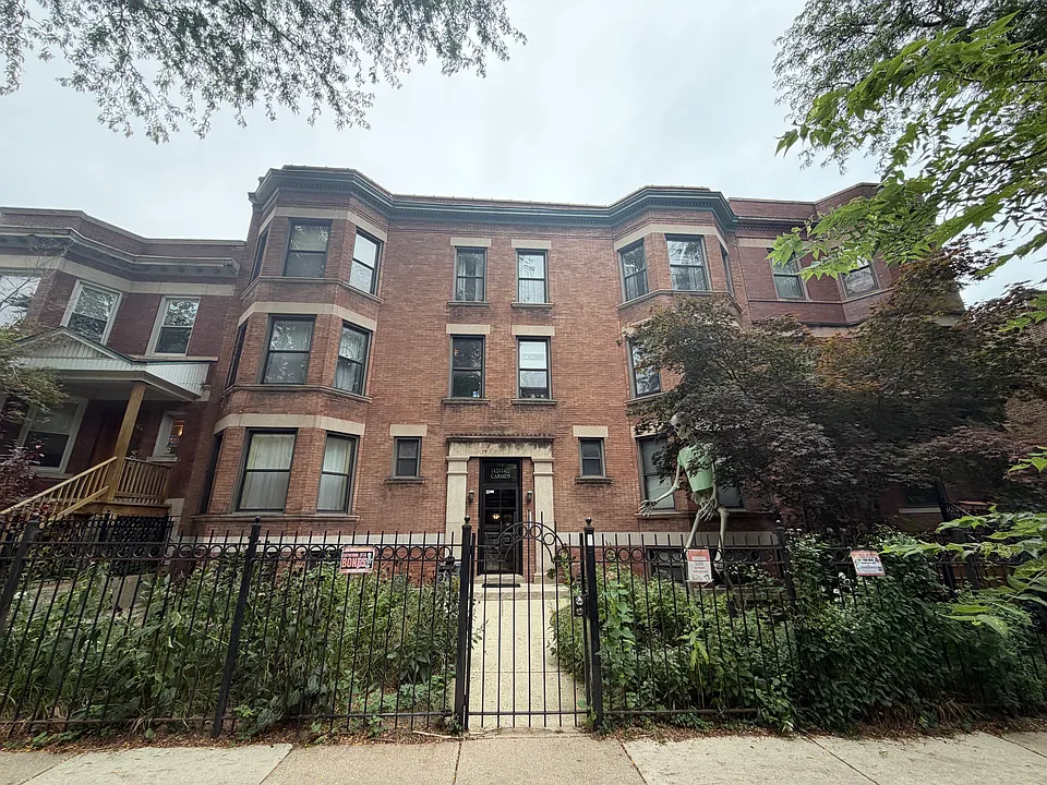 1422 W Carmen Ave #2