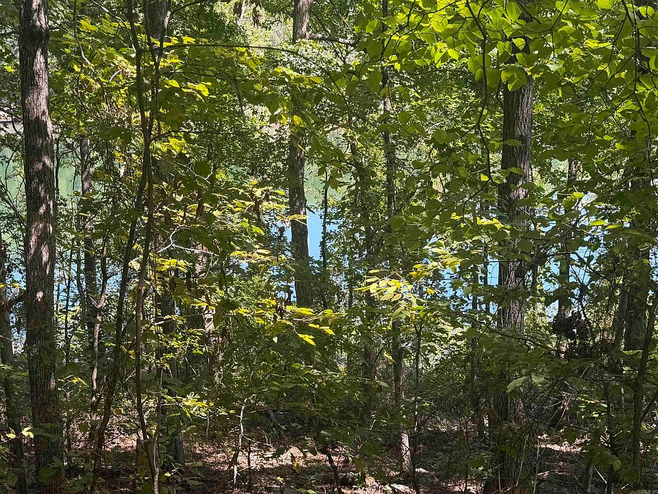 1st image of 320 Lakeside Dr