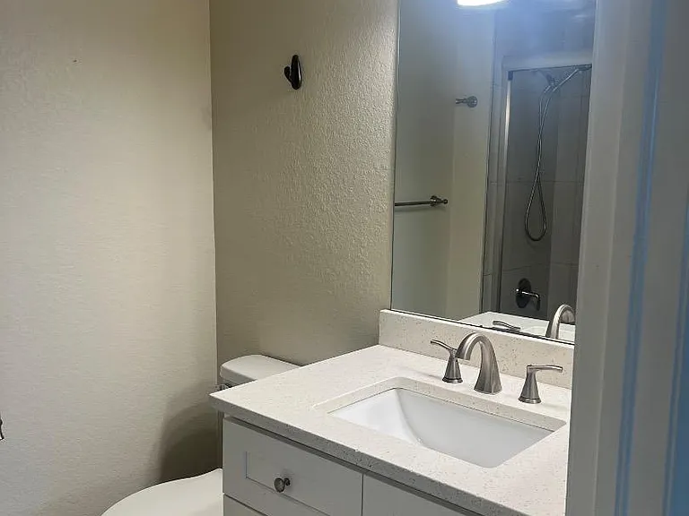 Unit Photo
