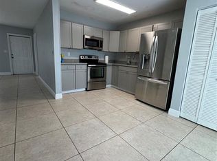 2910 NW 195th St, Miami Gardens, FL 33056
