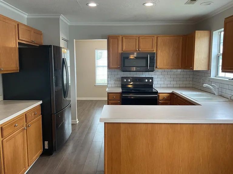 347 Thistle Ln — Photo 8