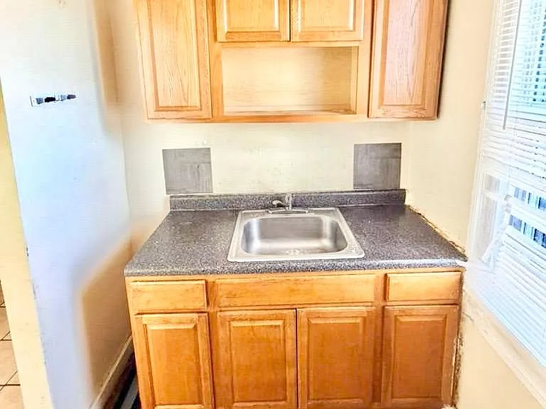331 Edgewood Ave #1 — Photo 2