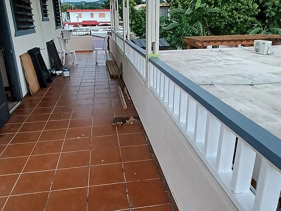Side Balcony