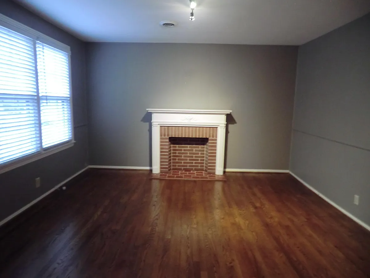 Building Photo - 836 Hillwood Blvd