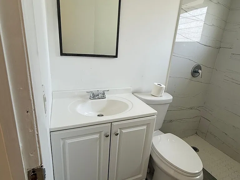 760 NW 4th St #2 — Photo 7