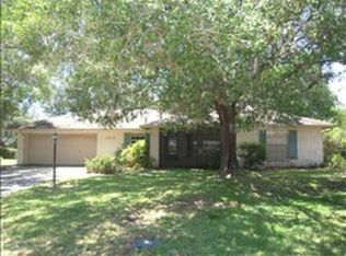 1815 Thistle Ct, Zephyrhills, FL 33543