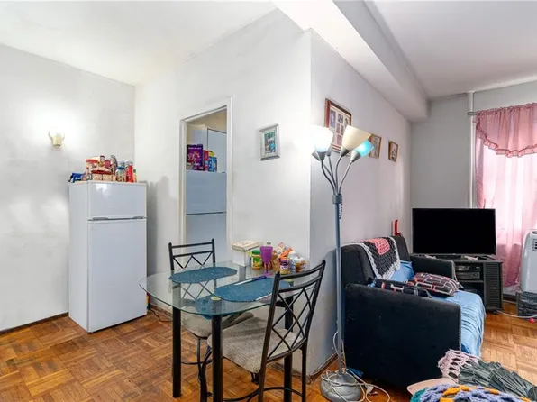 1501 Metropolitan Avenue image 9 of 22