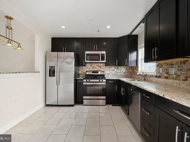 7017 Migliori Ct — Photo 9
