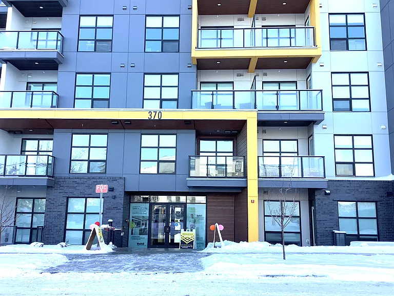 208 Dieppe Dr SW — Photo 14