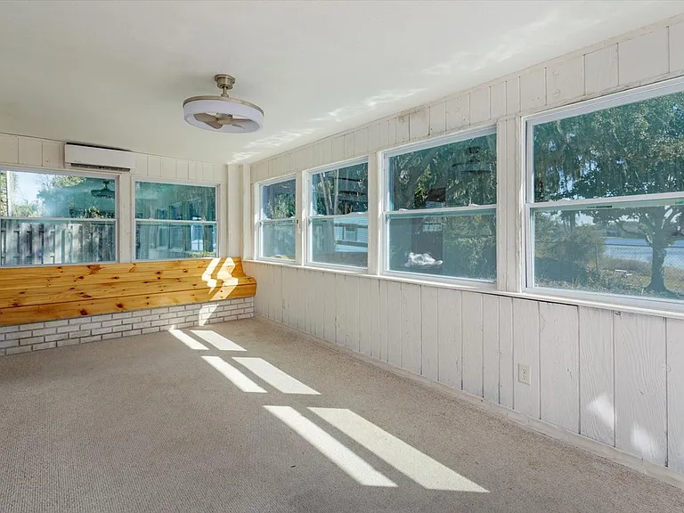 240 Slade Dr — Photo 10