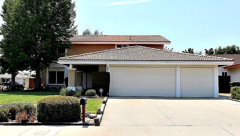 1st image of 815 Bridle Dr