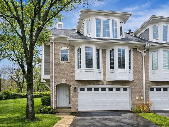 2nd image of 1016 N Glenview Ct