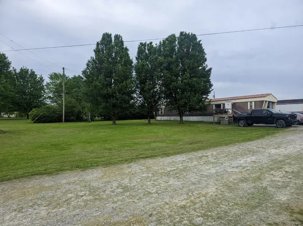 25 Moore Ln, Crossville, TN 38571