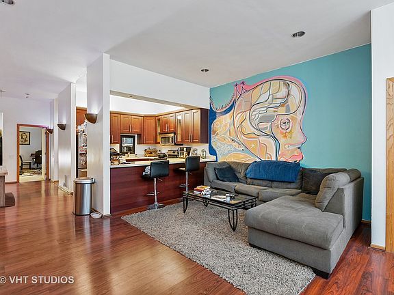 3rd image of 1742 W North Ave #1