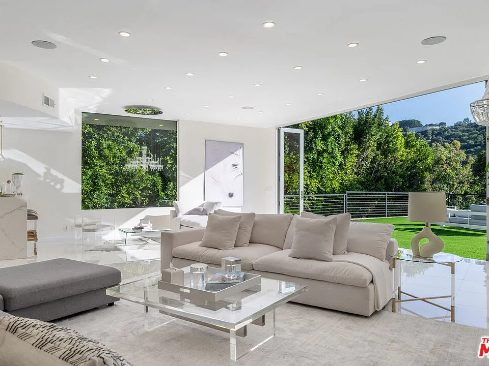 1040 Montego Dr