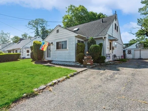 28 E Gate, Copiague, NY 11726
