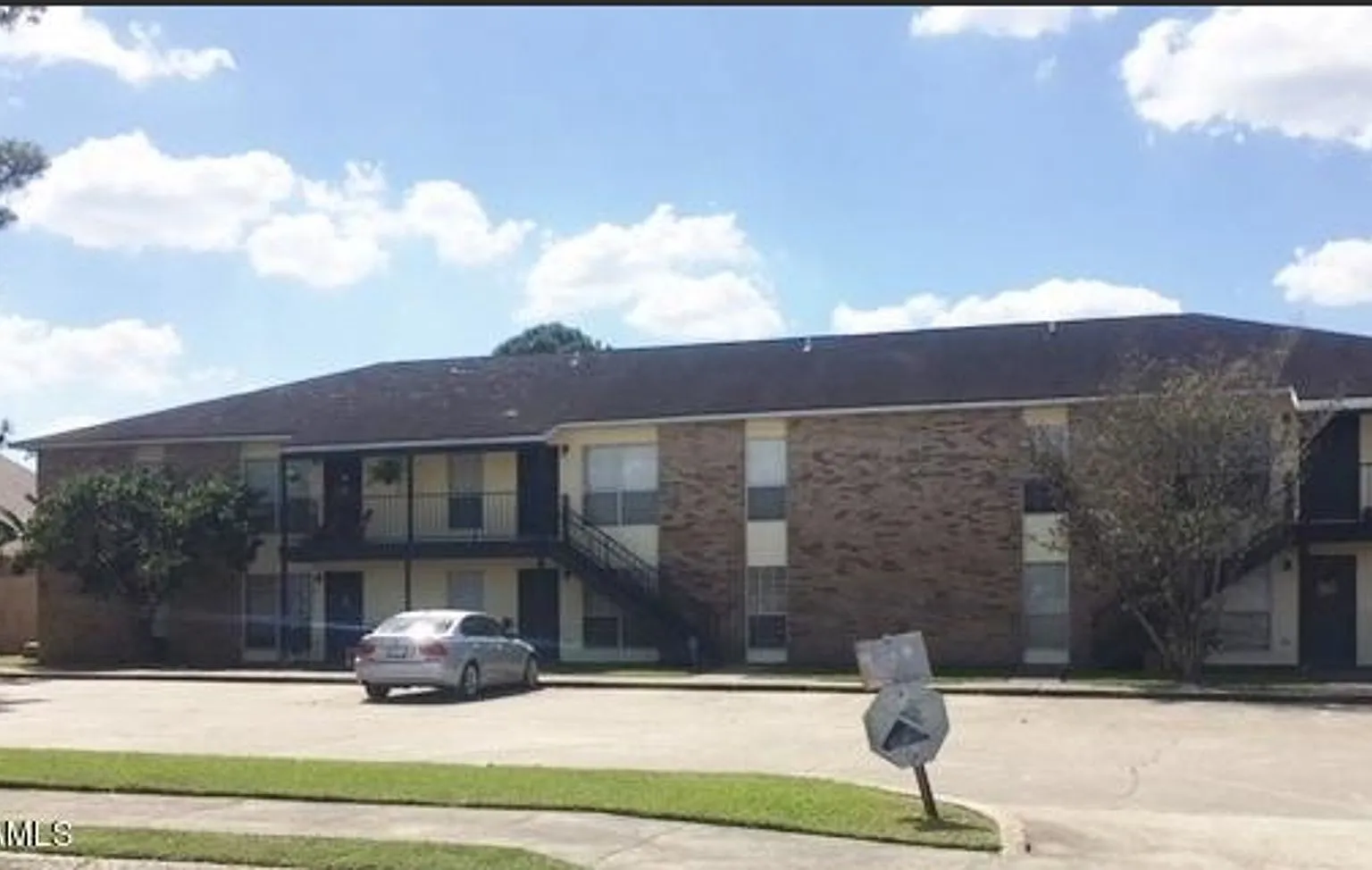 Cedar Creek Condominium — Photo 1