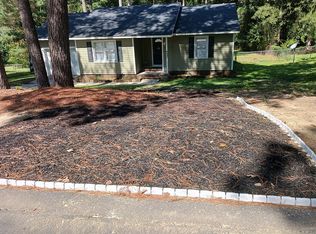 6447 Green Meadow Rd, Fayetteville, NC 28304
