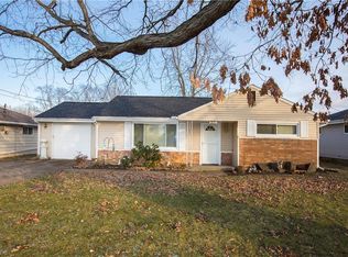 821 Lake Breeze Rd, Sheffield Lake, OH