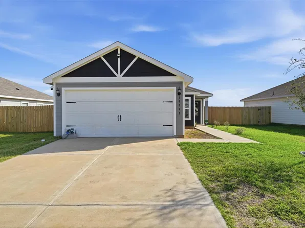 16382 Sweet Grove Dr, Conroe, TX 77303