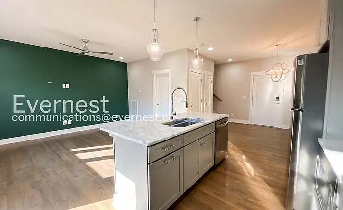 220 Croleywood Ln — Photo 5