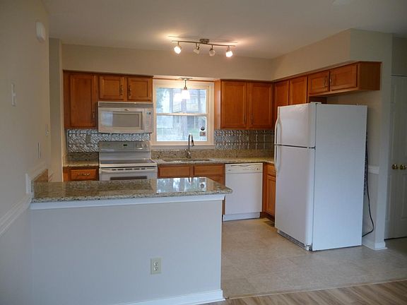 3rd image of 6740 Wilber Cir
