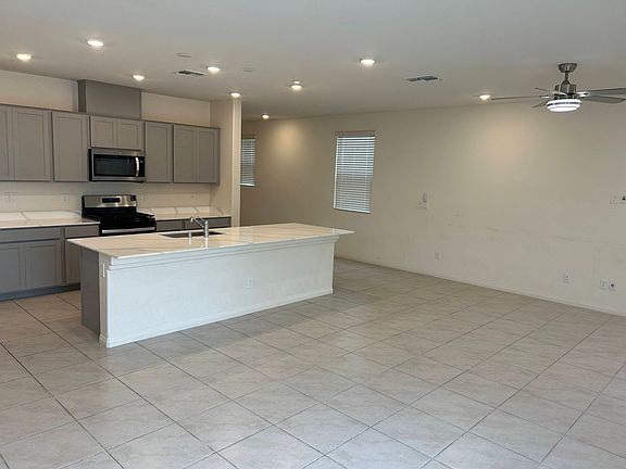 4th image of 4172 Scarlet Cob Ave