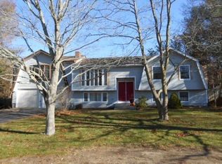 21 Knoll Rd, Plymouth, MA 02360