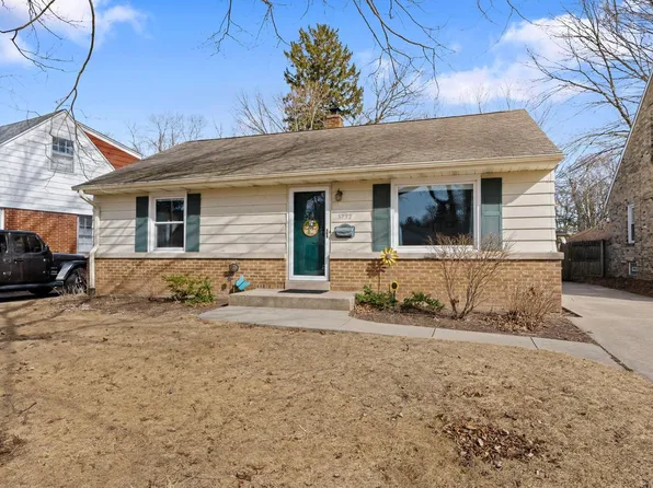5732 North Sievers PLACE, Glendale, WI 53209