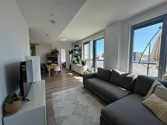 Rented by EXR | media 3