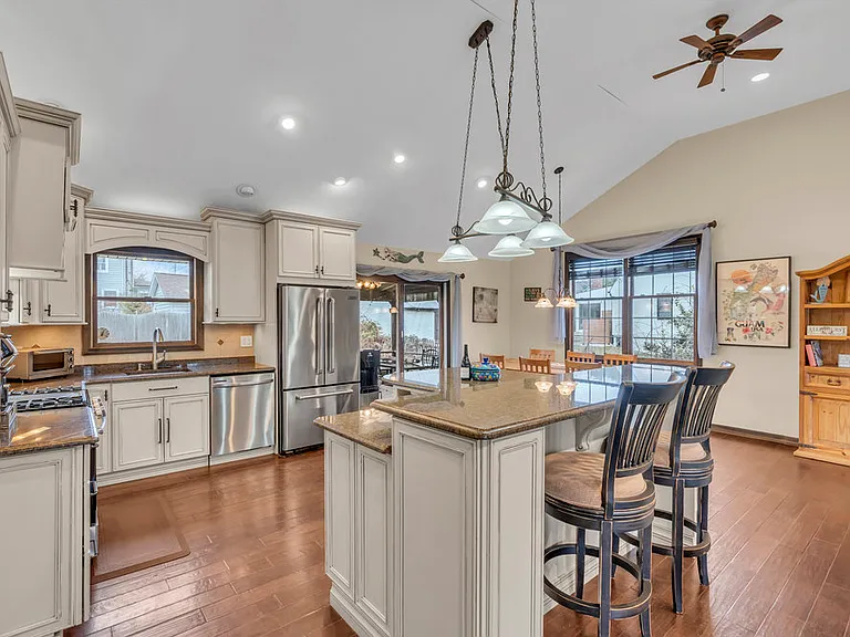 607 Wildwood Rd — Photo 9