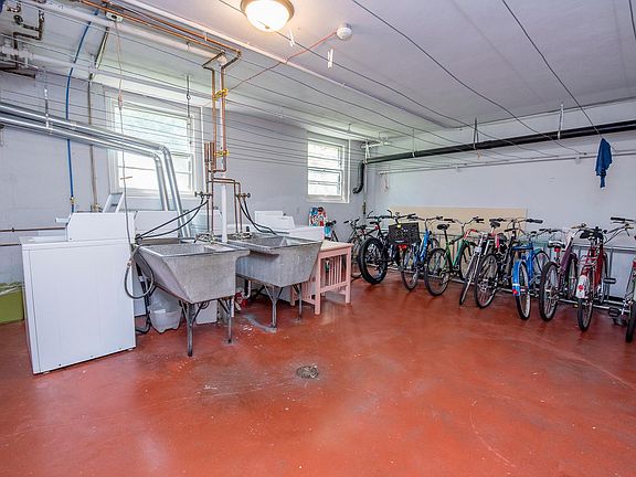 5th image of 234 Montrose Pl #4