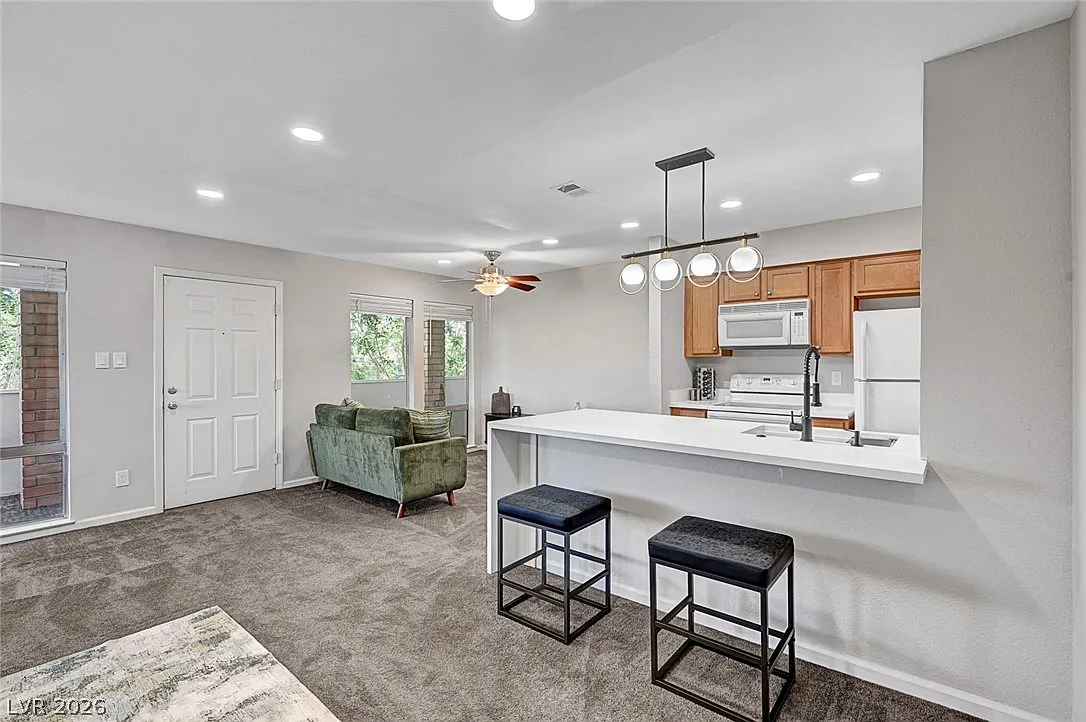 Studio, 1.0 bath, 600 sqft, $1,195 — Photo 1
