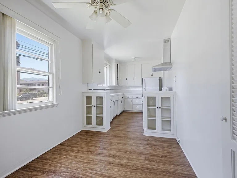 321 W Alameda Ave — Photo 4