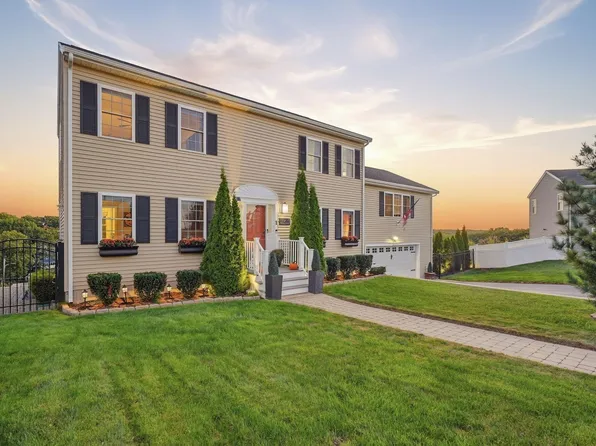 1 Tsitsinos Dr, Peabody, MA 01960