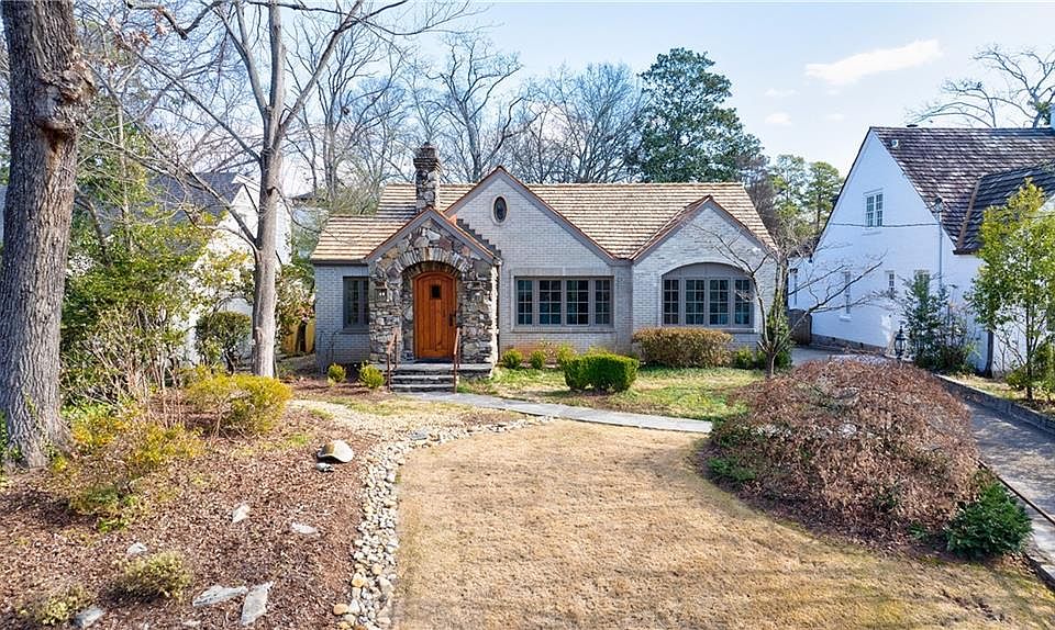 1st image of 2853 N Hills Dr NE