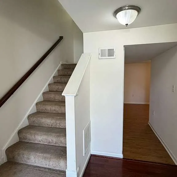 38 Lombard Ln — Photo 27