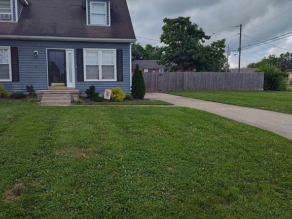 2nd image of 104 Holly Ct