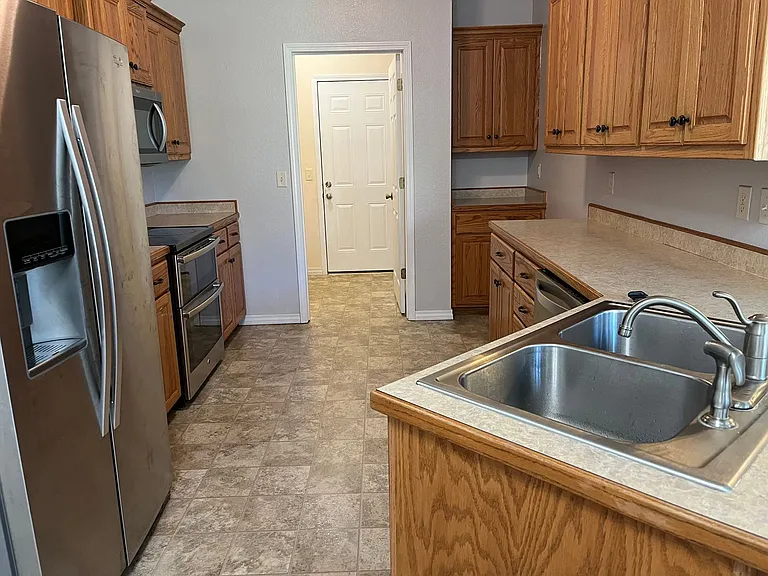630 N Sunset Ave — Photo 11