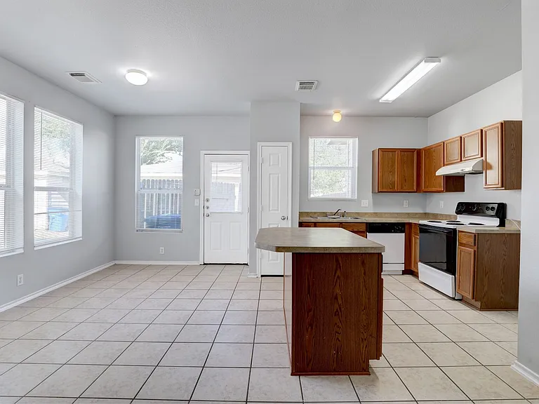 10302 Lateleaf Oak — Photo 7