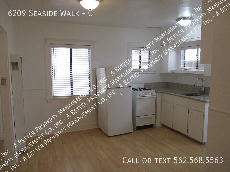 Peninsula Beach Cottage w/granite counters & laminate floors! — Photo 3