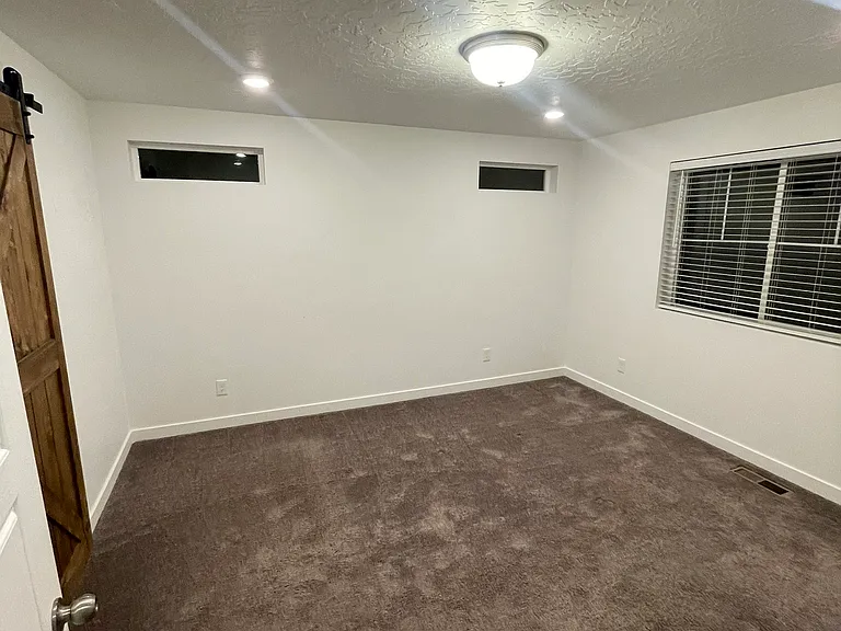 266 S Meadowbrook Ct — Photo 6