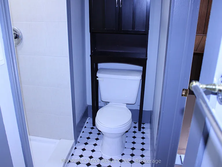 5363 Davis Dr — Photo 14